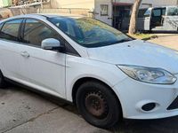 Gebraucht Ford Focus Trend 125 PS (91 kW) 2012 Weiß Limousine