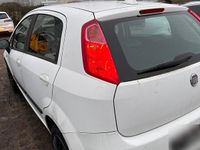 Gebraucht Fiat Punto 70 PS (51 kW) 2011 Weiß Kleinwagen