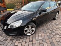 Gebraucht Volvo V60 Momentum 150 PS (110 kW) 2012 Schwarz Kombi