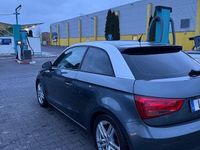 Gebraucht Audi A1 Ambiente 105 PS (77 kW) 2013 Grau Kleinwagen