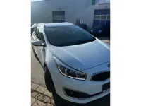 Używany Kia Ceed 101 KM (74 kW) 2016 Biały Hatchback