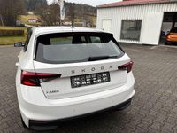 Neu Skoda Fabia Essence 95 PS (69 kW) 2025 Weiß Limousine