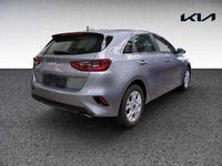 Gebraucht Kia Ceed 140 PS (102 kW) 2024 Lunar silver Kleinwagen