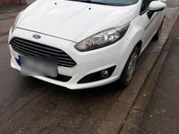 Gebraucht Ford Fiesta 82 PS (60 kW) 2015 Weiß Kleinwagen