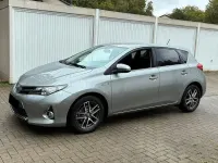 Gebraucht Toyota Auris Executive 136 PS (100 kW) 2015 Silber Limousine