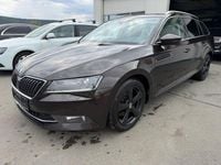 Usado Skoda Superb Style 190 HP (139 kW) 2016 Castanho Carrinha