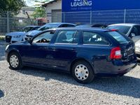 Gebraucht Skoda Octavia Ambiente 140 PS (102 kW) 2011 Blau Kombi