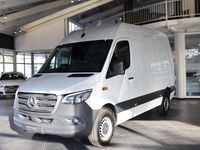 Gebraucht Mercedes Sprinter 214 PS (157 kW) 2024 Arktikweiã Van