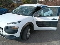 Second-hand Citroën C4 Cactus 82 CP (60 kW) 2015 Alb Hatchback