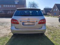 Gebraucht Mercedes B180 122 PS (89 kW) 2013 Silber Van / Kleinbus