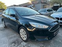 Gebraucht Ford Focus Ambiente 101 PS (74 kW) 2015 Schwarz Limousine