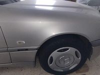 Gebraucht Mercedes C180 Classic 122 PS (89 kW) 1998 Silber Limousine