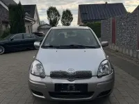 Gebraucht Toyota Yaris 65 PS (47 kW) 2005 Silber Limousine