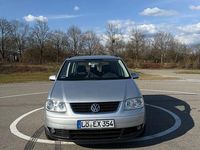 Gebraucht VW Touran Basis 116 PS (85 kW) 2004 Grau Van / Kleinbus