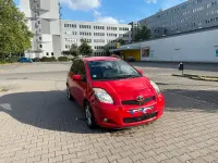 Gebraucht Toyota Yaris Life 101 PS (74 kW) 2011 Rot Kleinwagen