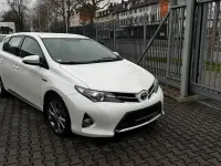 Gebraucht Toyota Auris Hybrid Edition 99 PS (72 kW) 2013 Weiß Limousine