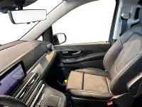 Gebraucht Mercedes V300 237 PS (174 kW) 2025 Obsidianschwarz metallic Van / Kleinbus