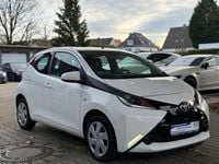 Gebraucht Toyota Aygo 69 PS (50 kW) 2016 Weiß Kleinwagen