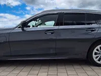 Gebraucht BMW 330e Advantage 292 PS (214 kW) 2021 Grau Kombi
