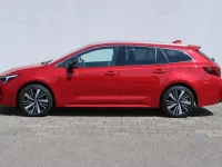 Neu Toyota Corolla 178 PS (130 kW) 2026 Emotional red metallic Kombi