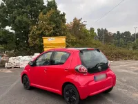 Gebraucht Toyota Aygo 68 PS (50 kW) 2013 Rot Kleinwagen