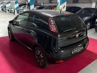 Gebraucht Fiat Punto Young 69 PS (50 kW) 2015 Colore esterno (nero provocato Kleinwagen