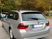 Gebraucht BMW 318 142 PS (104 kW) 2008 Grau Kombi