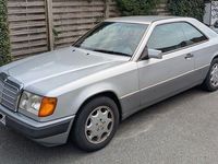 Gebraucht Mercedes 230 132 PS (97 kW) 1992 Silber Coupé