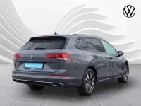 Gebraucht VW Golf VIII Move 131 PS (96 kW) 2023 Delfingrau metallic Kombi