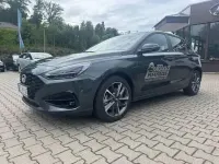 Gebraucht Hyundai i30 Advantage 101 PS (74 kW) 2025 Cypress green / mic Kleinwagen