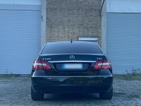Gebraucht Mercedes E250 204 PS (150 kW) 2009 Schwarz Limousine