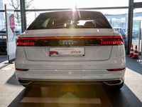 Gebraucht Audi Q8 Ambiente 340 PS (250 kW) 2022 Carraraweiß SUV