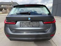 Gebraucht BMW 320 Advantage 190 PS (139 kW) 2021 Mineralgrau metallic Kombi