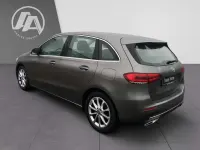 Gebraucht Mercedes B180 Progressive 116 PS (85 kW) 2019 Mountaingrau Kleinwagen