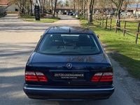 Gebraucht Mercedes E430 279 PS (205 kW) 1999 Blau Limousine