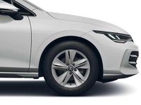 Gebraucht VW Golf Life 116 PS (85 kW) 2024 Pure white Kombi