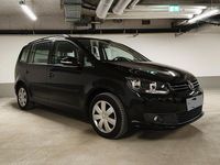 Second-hand VW Touran 105 CP (77 kW) 2014 Negru Monovolum