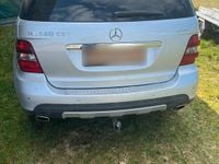 Gebraucht Mercedes ML320 224 PS (164 kW) 2007 Silber SUV