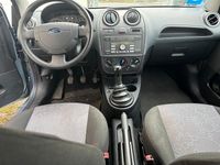 Gebraucht Ford Fiesta 51 PS (37 kW) 2006 Blau Kleinwagen