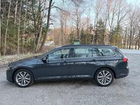 Gebraucht VW Passat 150 PS (110 kW) 2021 Grau Kombi