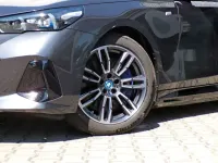 Gebraucht BMW i5 Performance 442 kW (601 PS) 2025 Grau Limousine