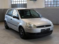 Gebraucht Ford Fiesta Ambiente 60 PS (44 kW) 2003 Silber Limousine