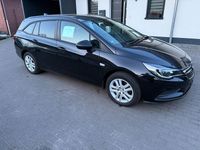 Gebraucht Opel Astra Edition 125 PS (91 kW) 2018 Schwarz Kombi