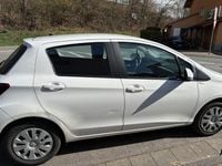 Gebraucht Toyota Yaris 69 PS (50 kW) 2016 Weiß Kleinwagen