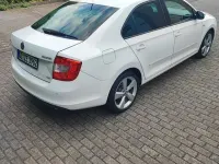 Gebraucht Skoda Rapid Elegance 105 PS (77 kW) 2012 Weiß Kleinwagen