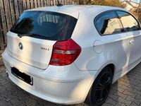 Gebraucht BMW 116 122 PS (89 kW) 2010 Weiß Kleinwagen