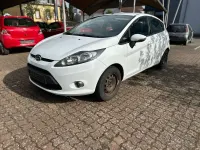 Usata Ford Fiesta Trend 82 CV (60 kW) 2012 Bianco Utilitaria