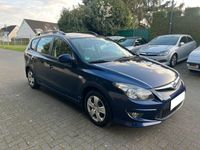 gebraucht Hyundai i30 CW 1.6 CRDi 66 kW Classic Classic