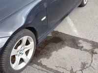 Gebraucht BMW 318 143 PS (105 kW) 2011 Schwarz Limousine