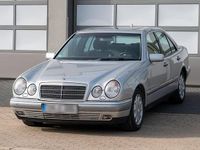 Gebraucht Mercedes E320 224 PS (164 kW) 1998 Silber Limousine